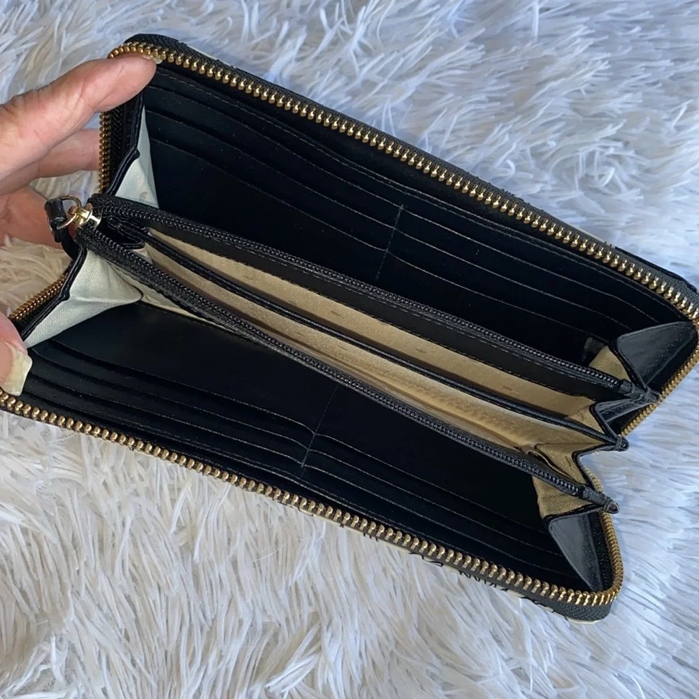 Kate spade wallet black & cream floral Gently pre owned - Picture 3 of 7